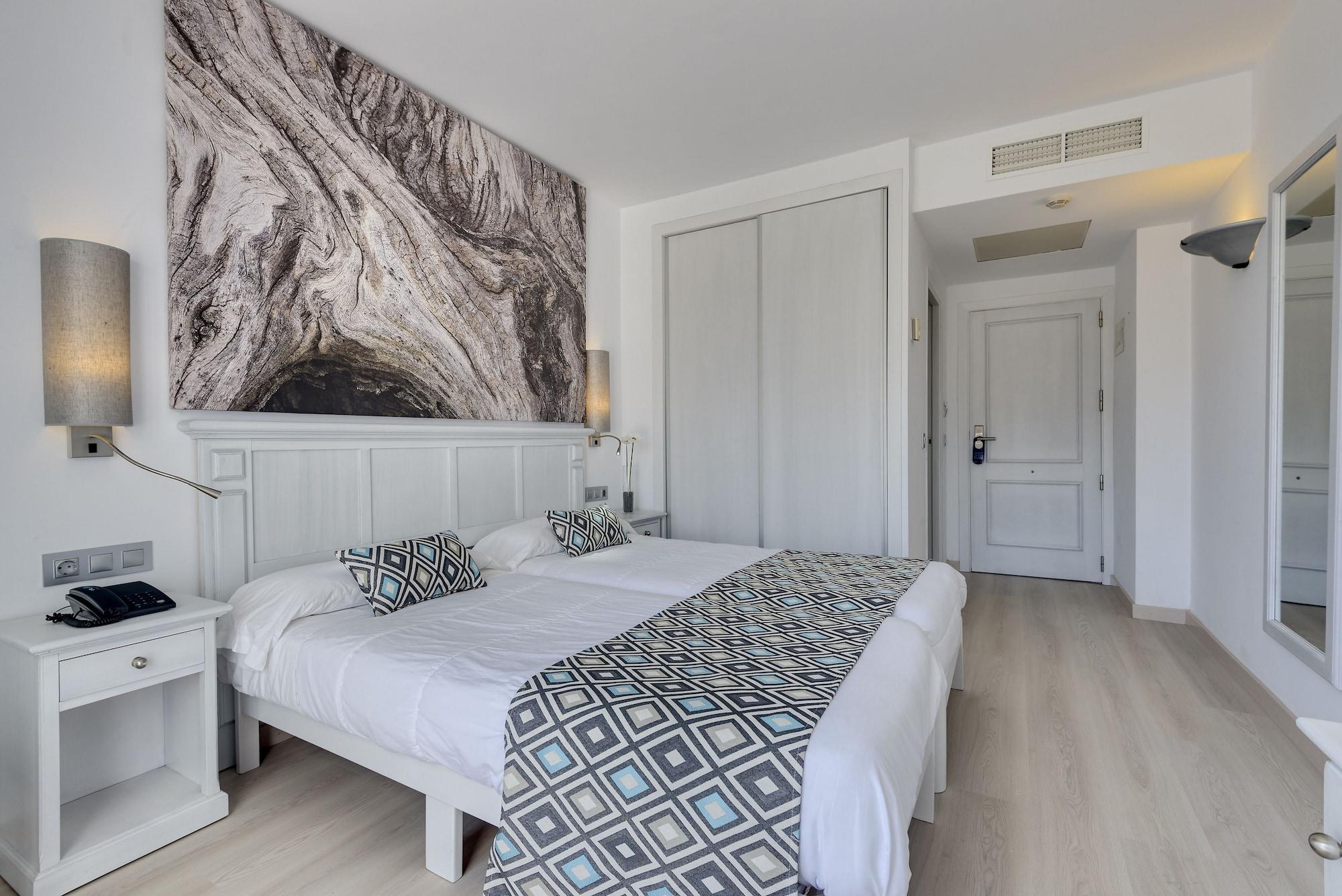 Cala Millor Garden Hotel - Adults Only מראה חיצוני תמונה
