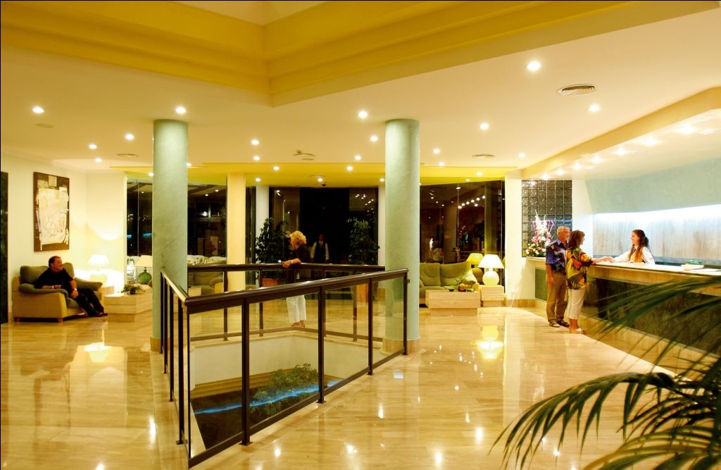 Cala Millor Garden Hotel - Adults Only מראה פנימי תמונה